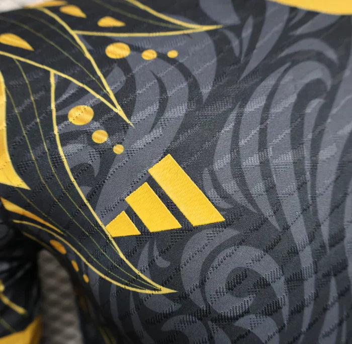 Real Madrid "Golden Wolf" Edición Especial