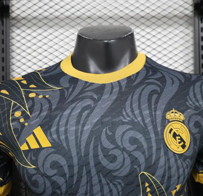 Real Madrid "Golden Wolf" Edición Especial