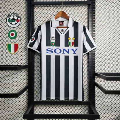 1995-1996 Retro Juventus Local