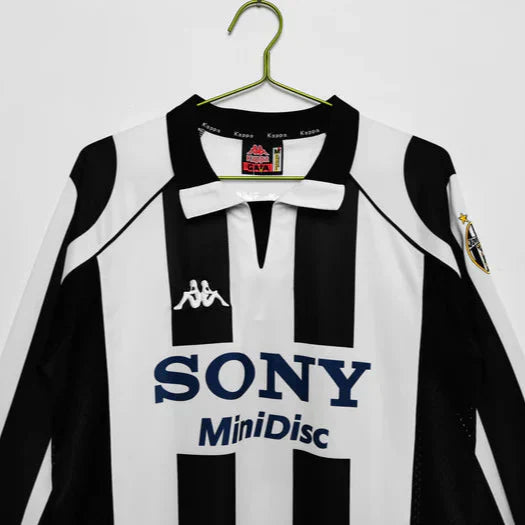 Juventus Retro 1997-1998 Manga Larga Local Kit