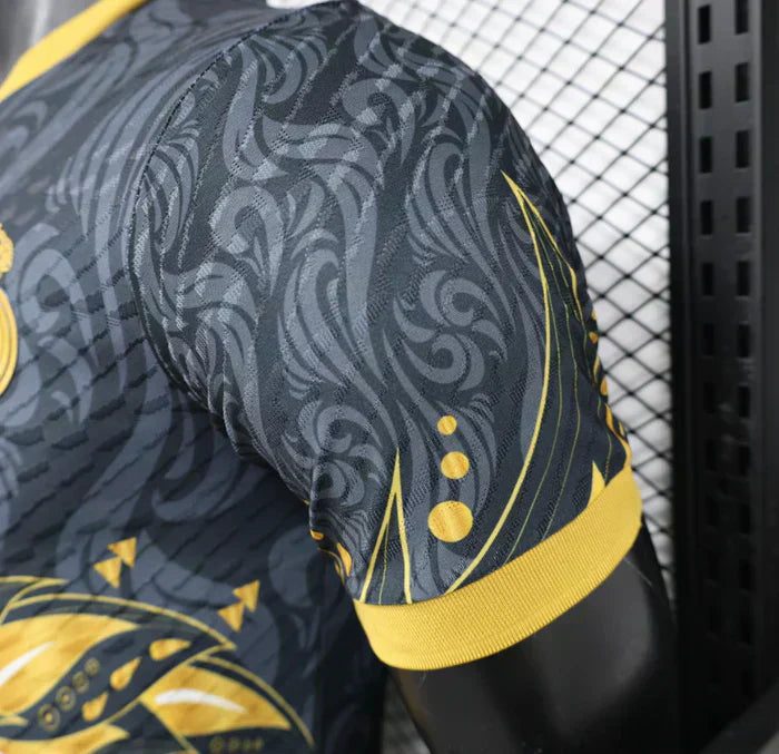 Real Madrid "Golden Wolf" Edición Especial