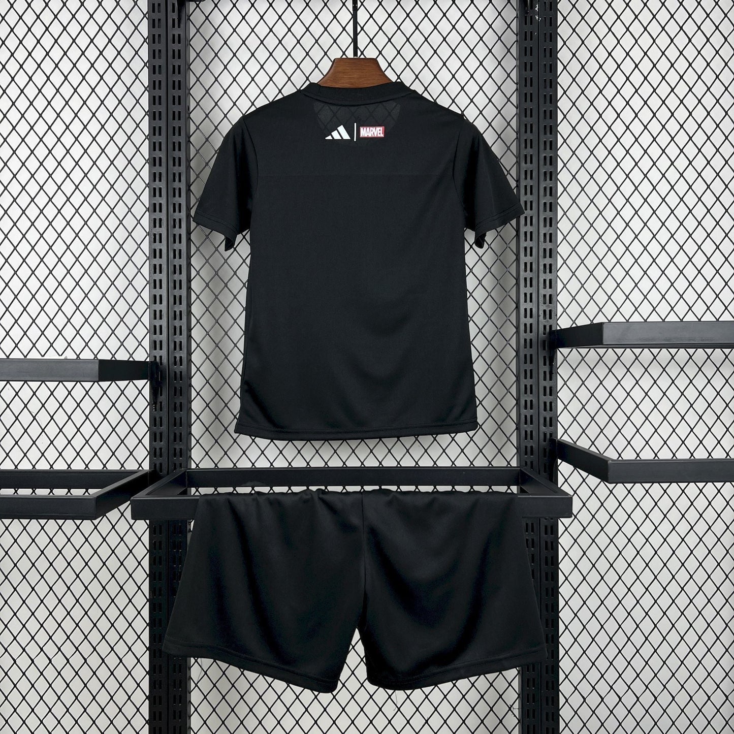 Real Madrid "Marvel" Edición Especial Talla Niño