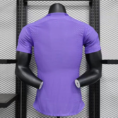 Real Madrid "Royal Violet Madrid" Edición Especial